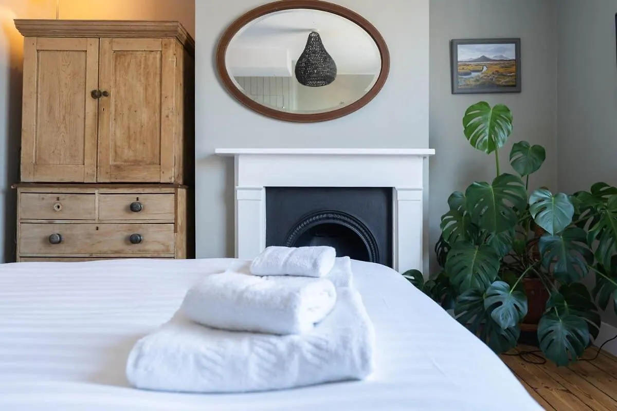 Host & Stay - Grove Townhouse برايتون